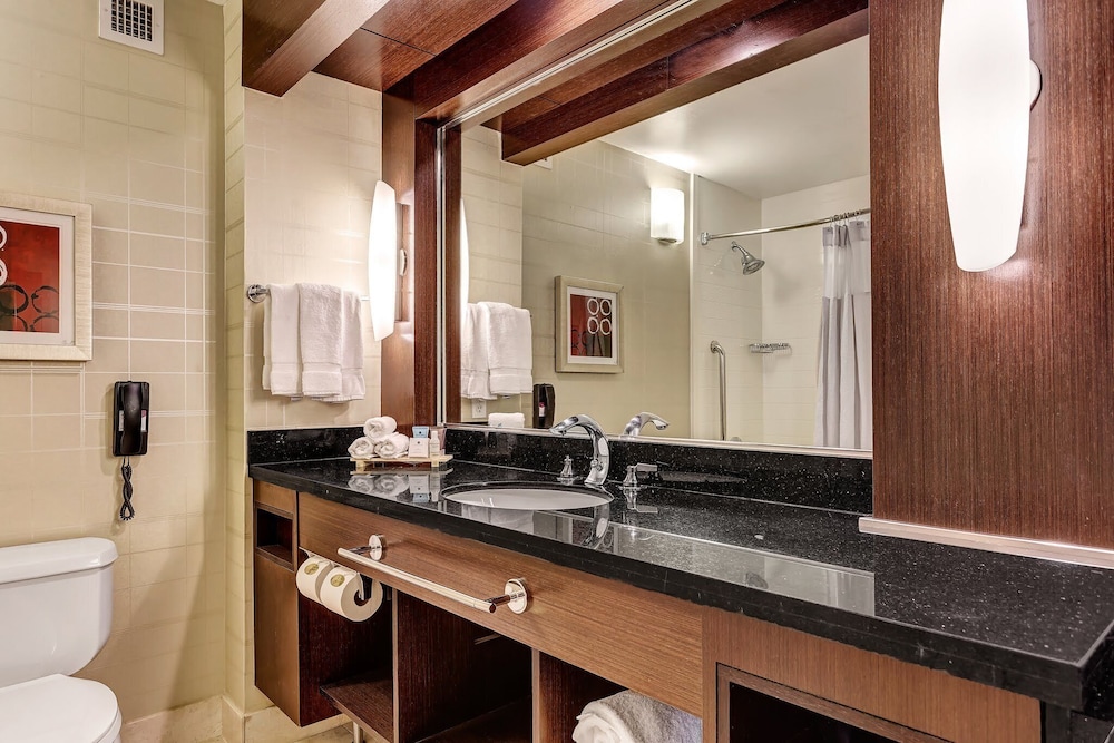 Premium Room, 2 Queen Beds photo 1