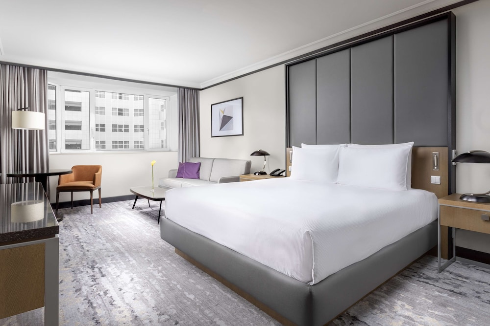 Family Room, 1 King Bed