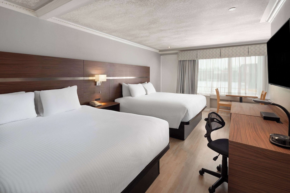 Room, Non Smoking, Kitchenette (2 King Beds) - Photo 6