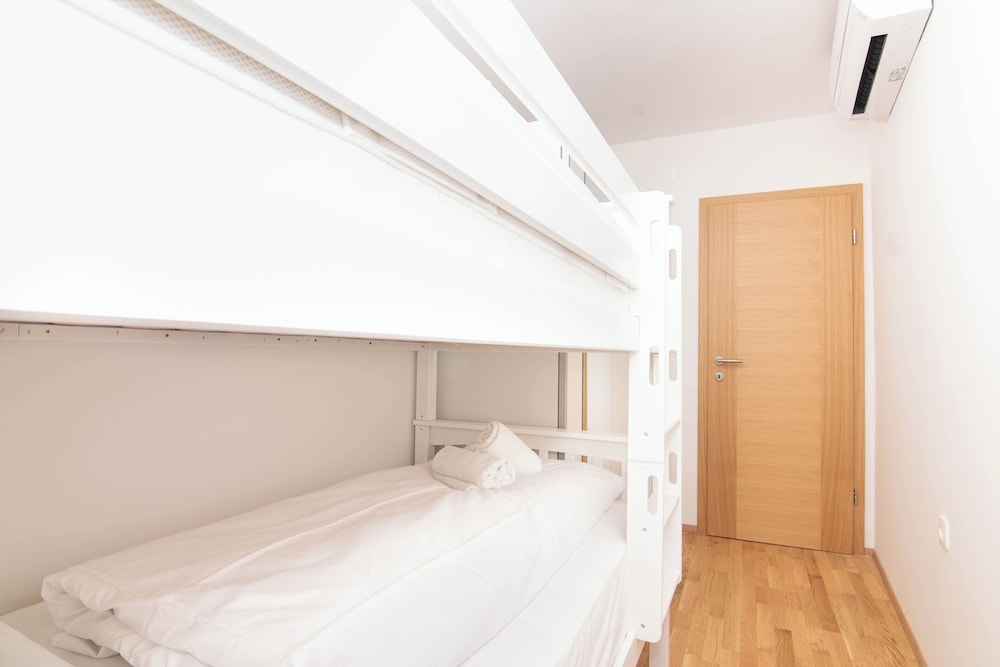 Duplex, 2 Bedrooms, City View photo 1