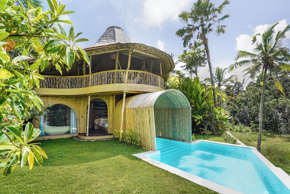 Arch Villa photo 1