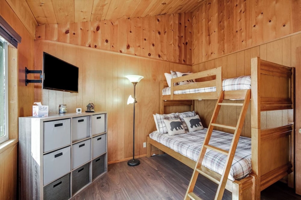 Signature Cabin, 2 Bedrooms, Non Smoking, Kitchen photo 3