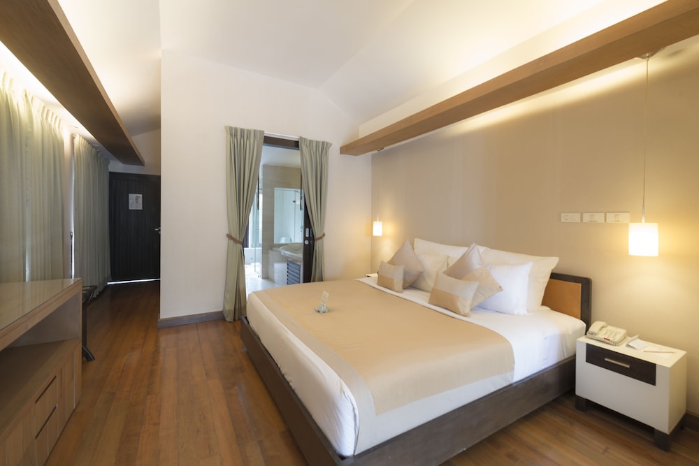 Three Bedroom Suite Pool Villa with Free Minibar - Photo 10