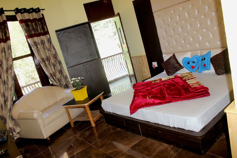 8788-Platinum Room photo 1