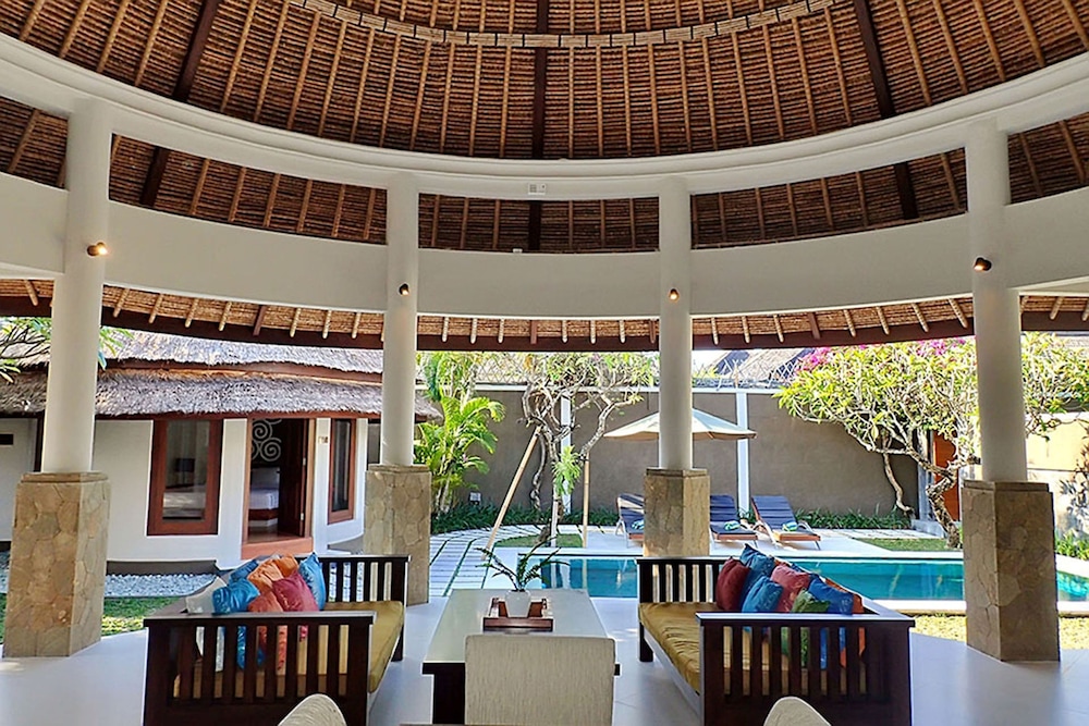 Villa, 3 Bedrooms - Photo 2