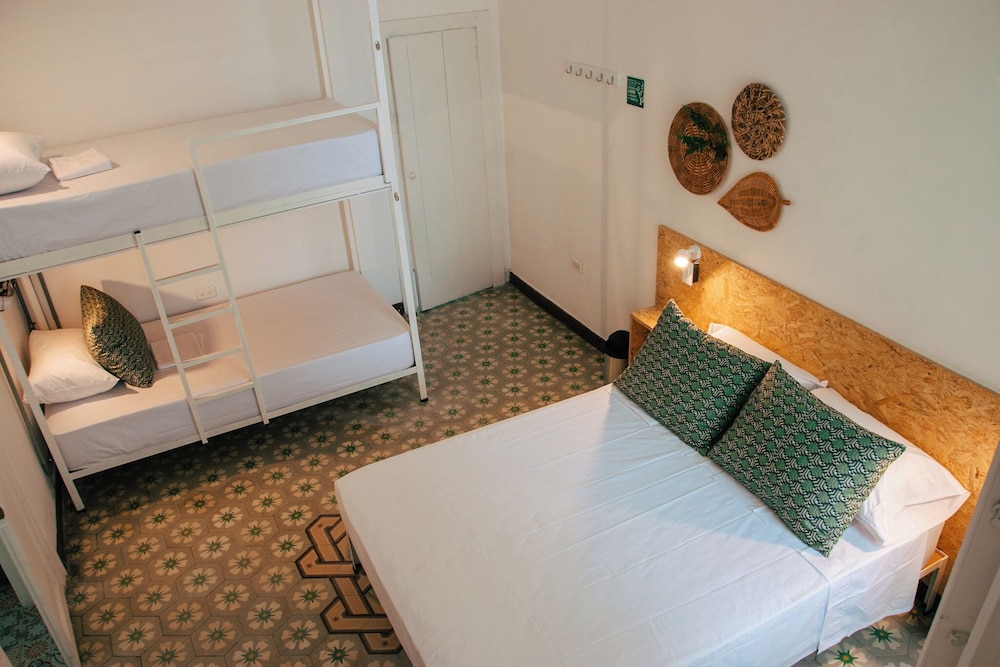 Economy Room - Photo 3
