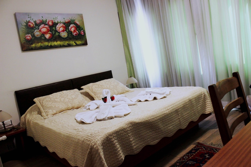Economy Double or Twin Room photo 3