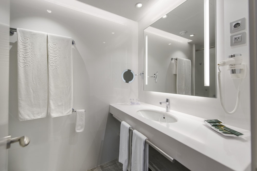 Standard Double Room, Balcony (3 adults)