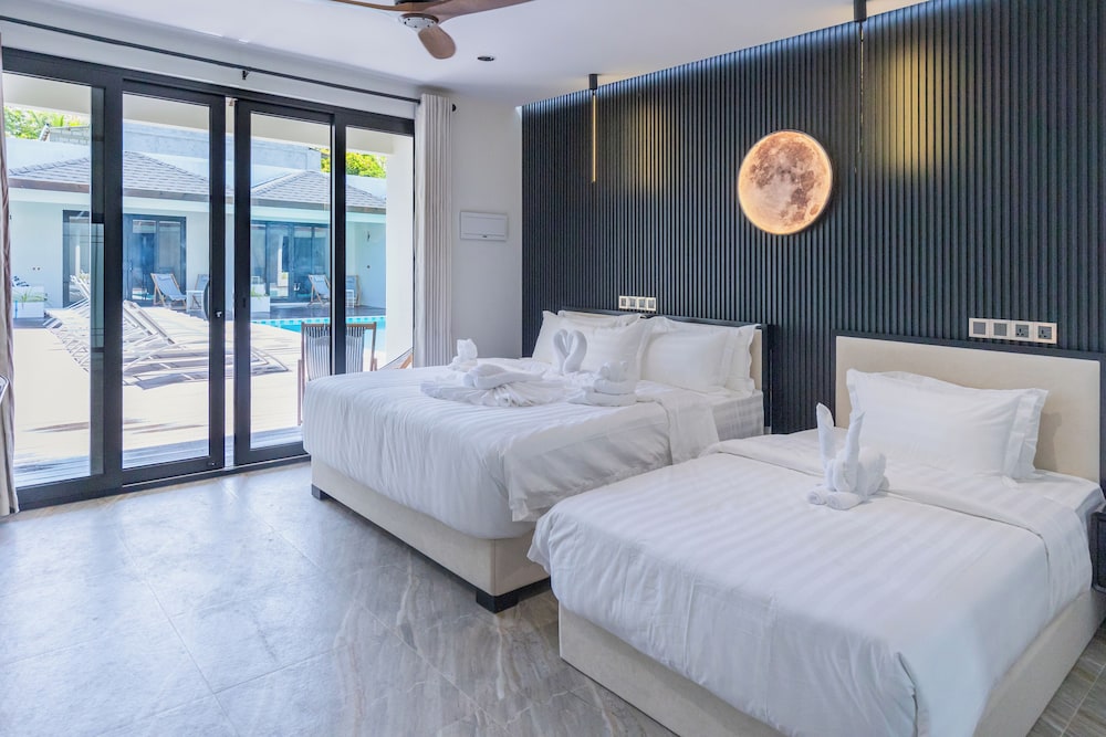 Deluxe Double or Twin Room, Pool View