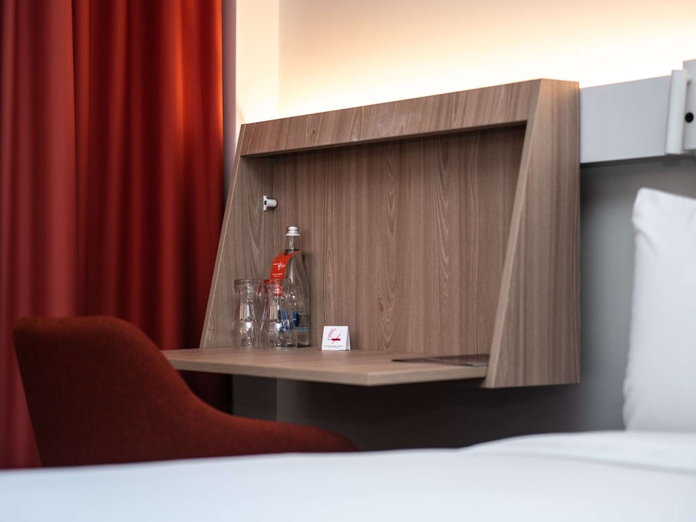 Premium Room, 1 Double Bed - Photo 12