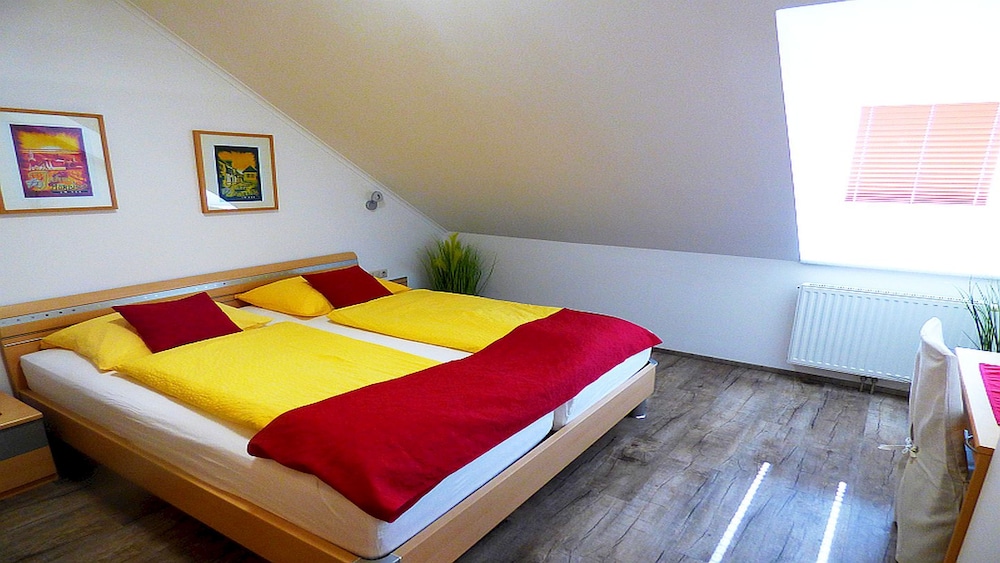Apartment, Private Bathroom (Balkonwohnung A) - Photo 2