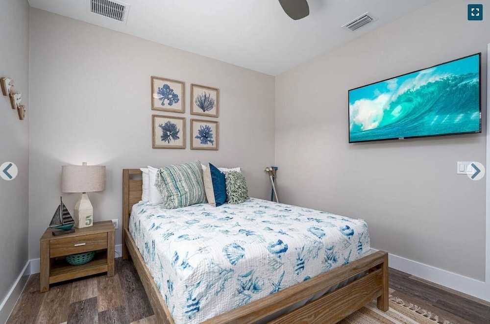 House, Multiple Beds (Paradise Found) photo 3
