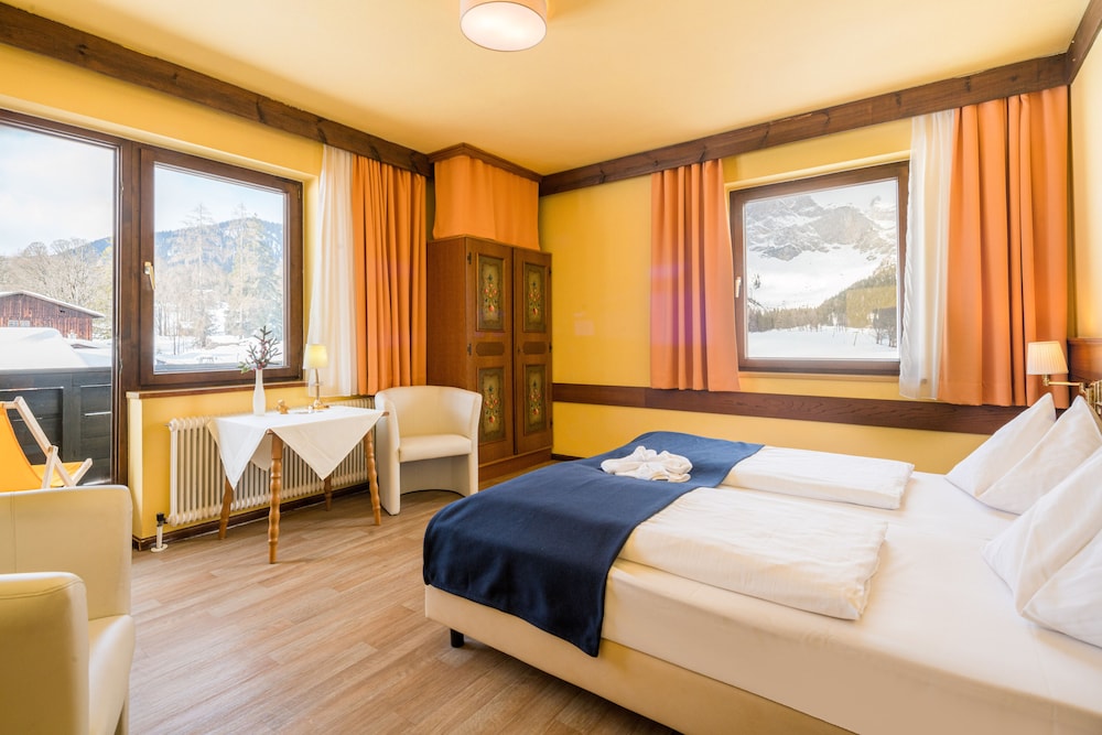 Double Room, Balcony, Mountain View photo 1