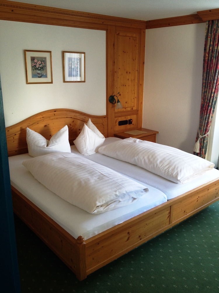 Economy Double Room, 1 King Bed, Non Smoking