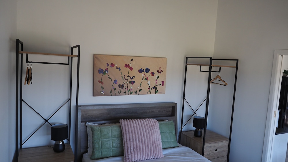 Sunrise Chalet, 1 QBed, Granite Bthrm, Full Kitchen, Vineyard View photo 3