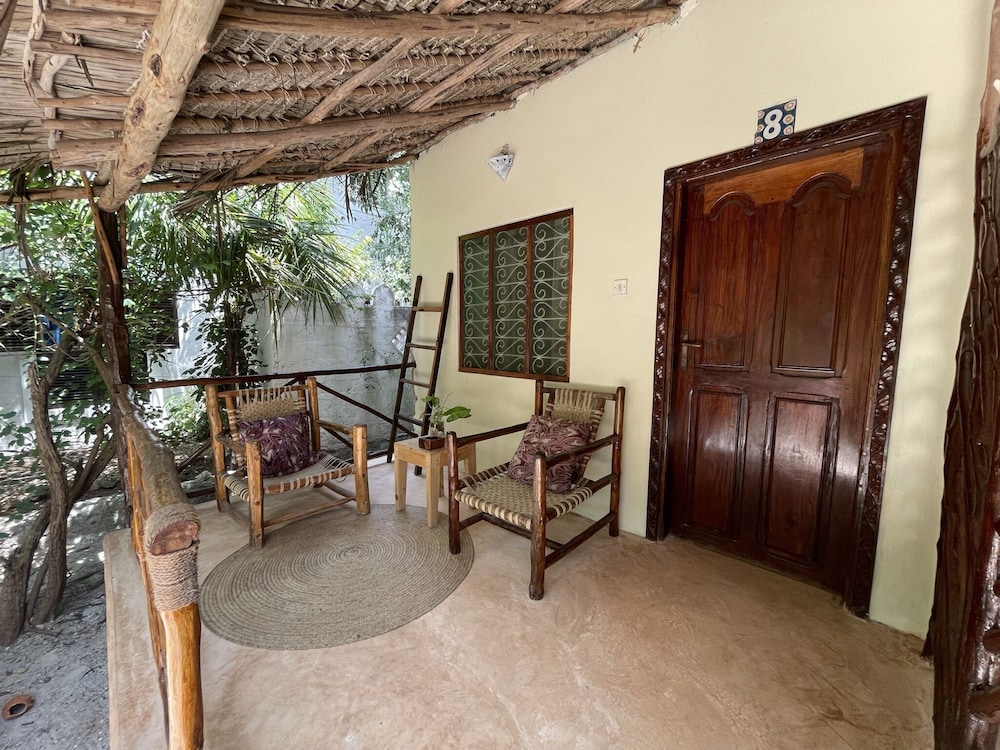 Garden Bungalow photo 3