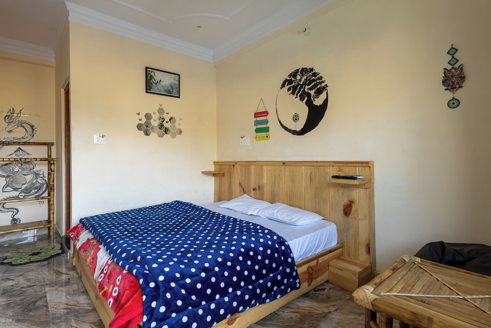 Cozy Valley View Room with Balcony photo 1