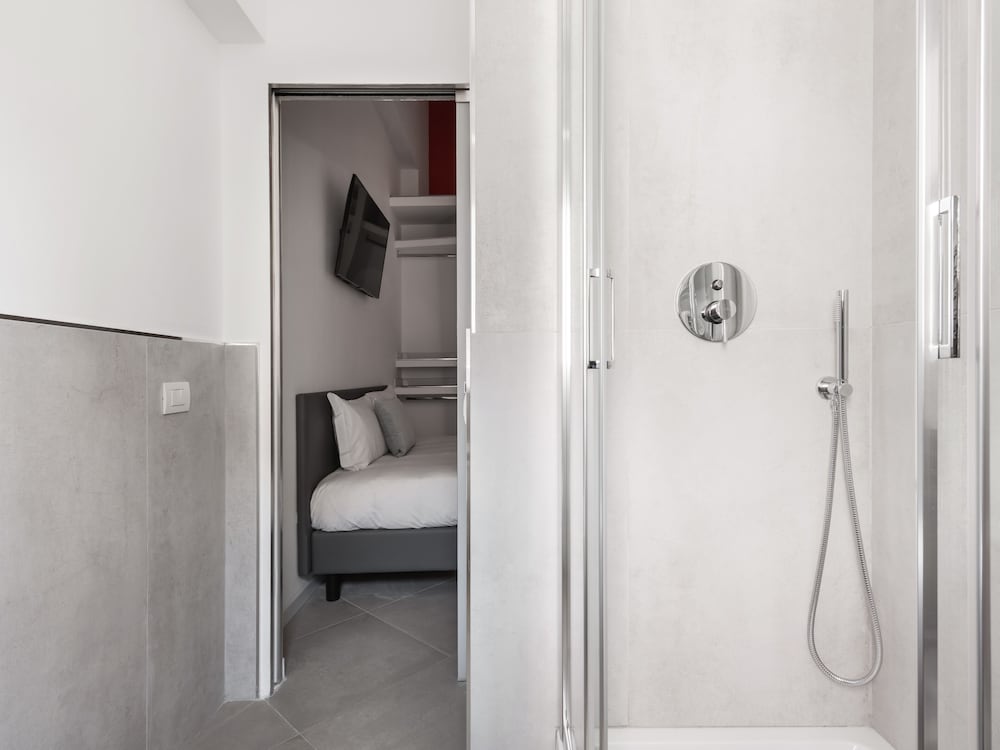 Medium Room with Extra Single Bed photo 2