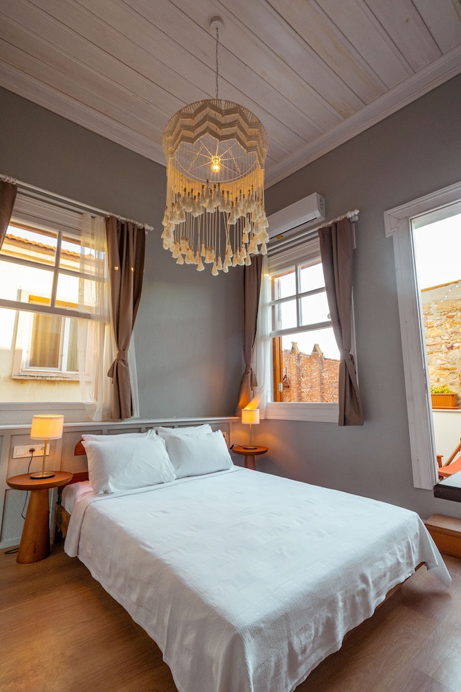 Deluxe Room, 1 Double Bed, Smoking, City View photo 2
