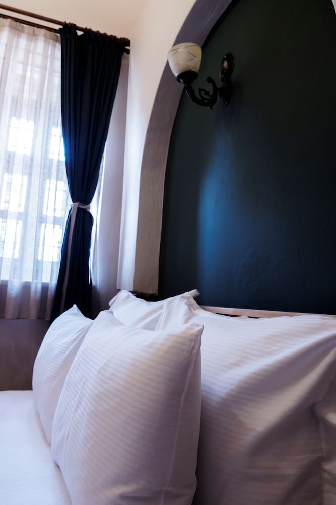 Standard Room - Photo 2