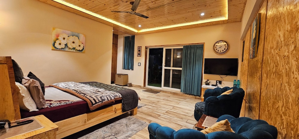 Cedar Club Room - Photo 6