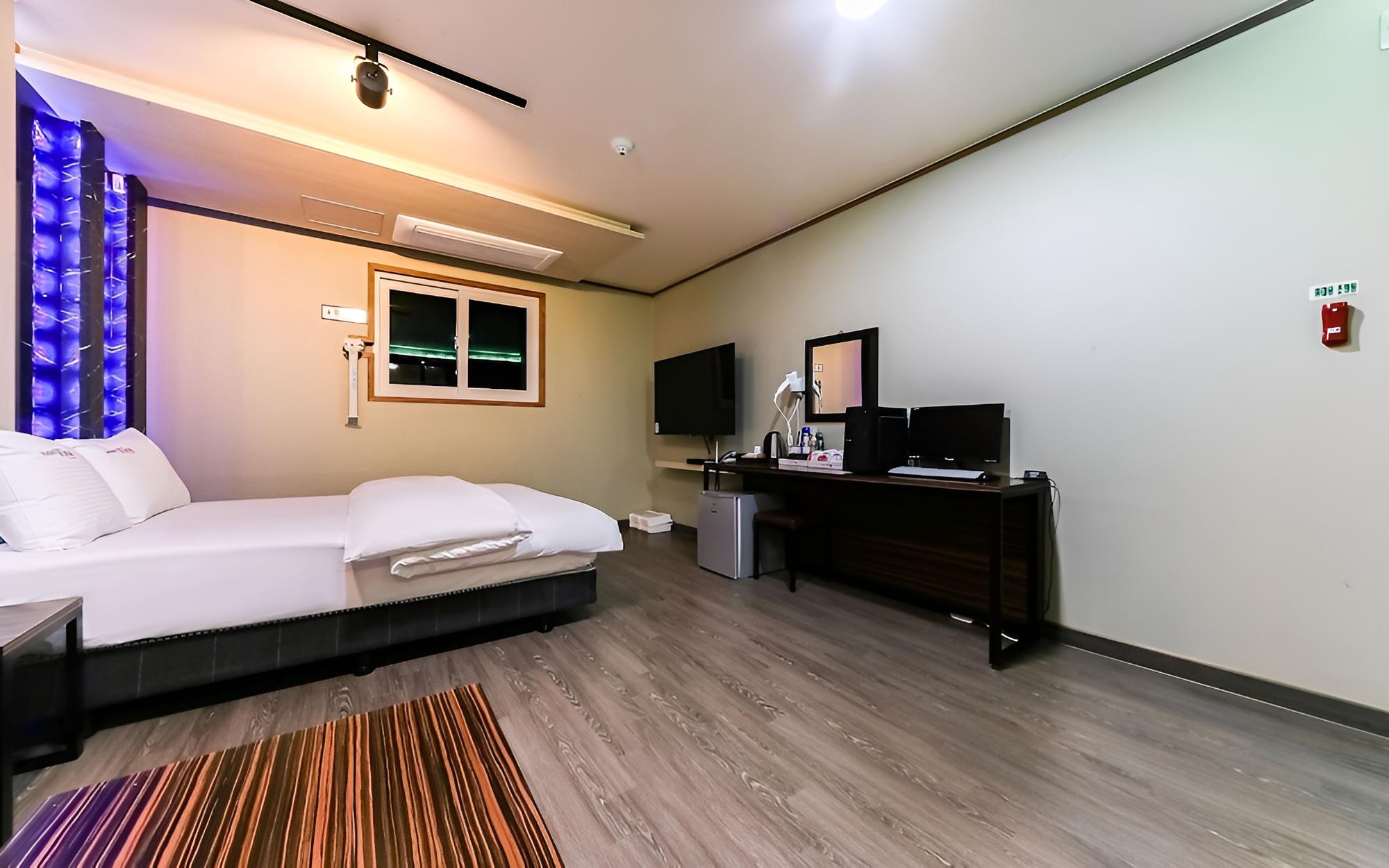 Room (Standard room (Netflix viewing / spac) photo 3
