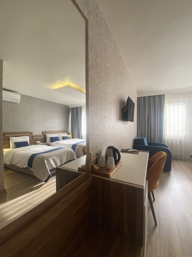 Deluxe Quadruple Room photo 3