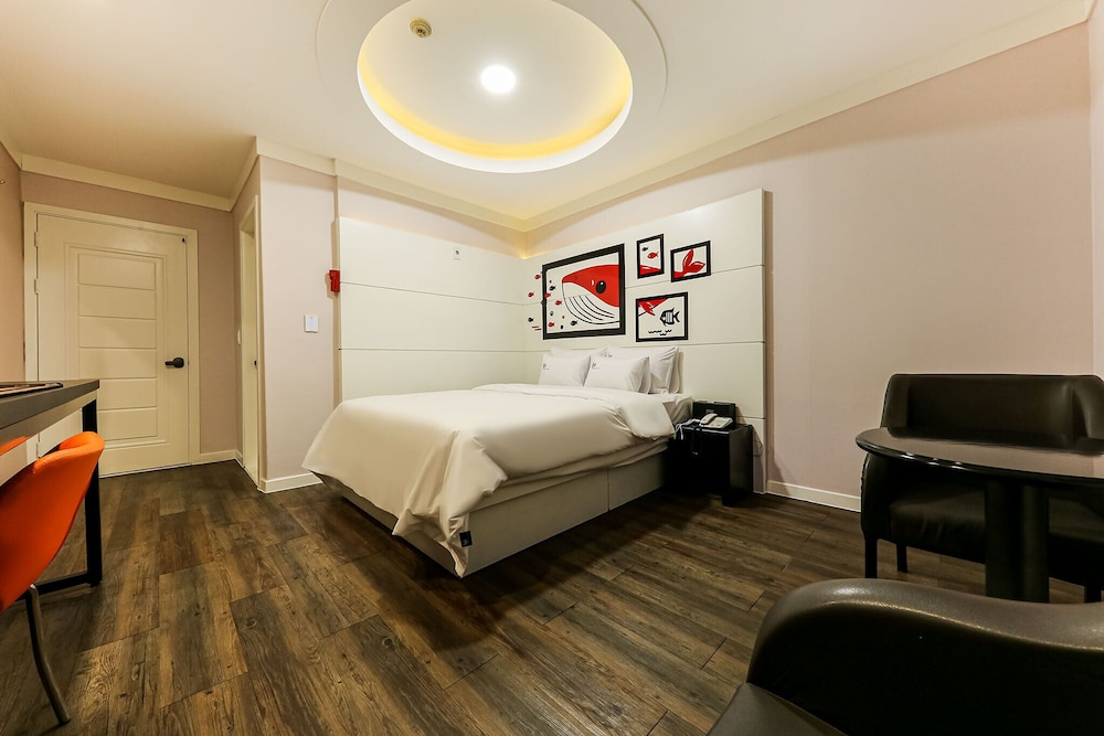 Basic Room (Couple Pc Room) photo 3