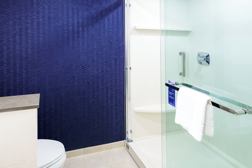 Room, 2 Queen Beds (Hearing Accessible) - Photo 3