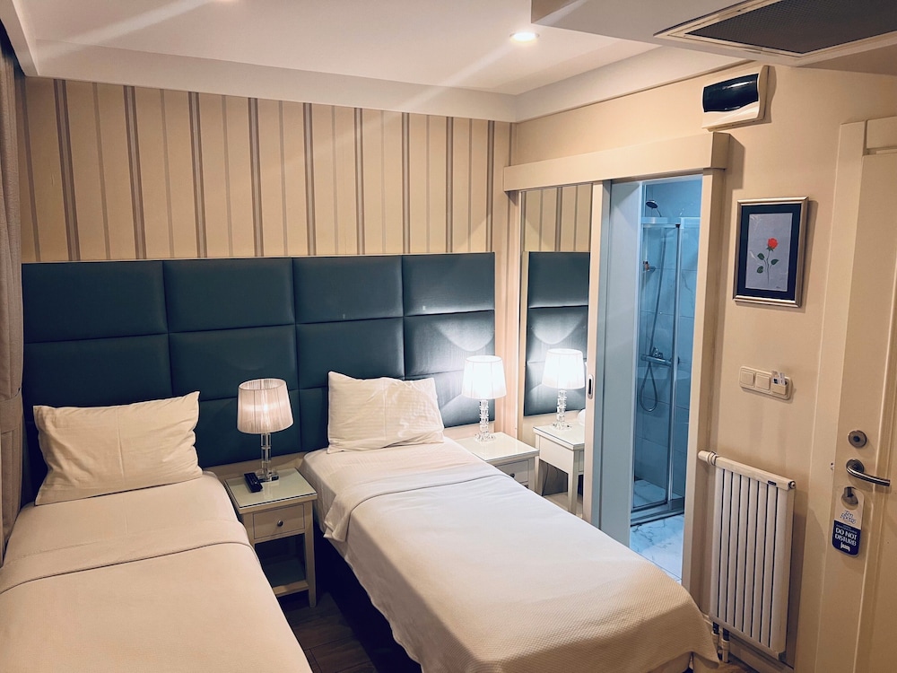 Economy Twin Room, 2 Twin Beds photo 1