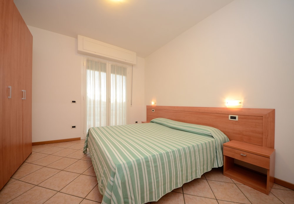 Economy Studio, 1 Bedroom photo 3