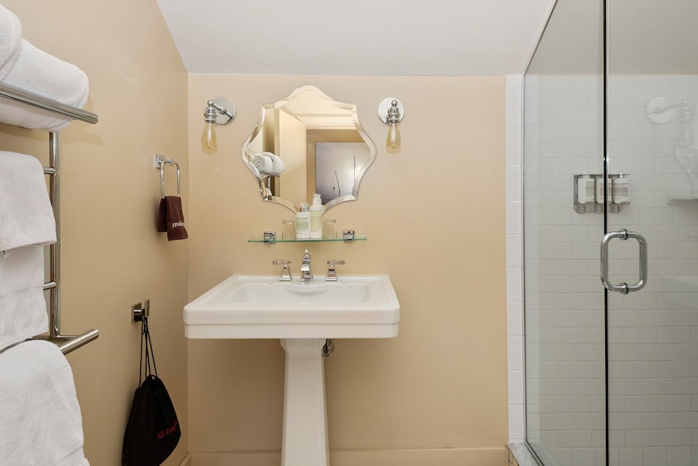 Double Room, 2 Queen Beds, Garden View photo 2