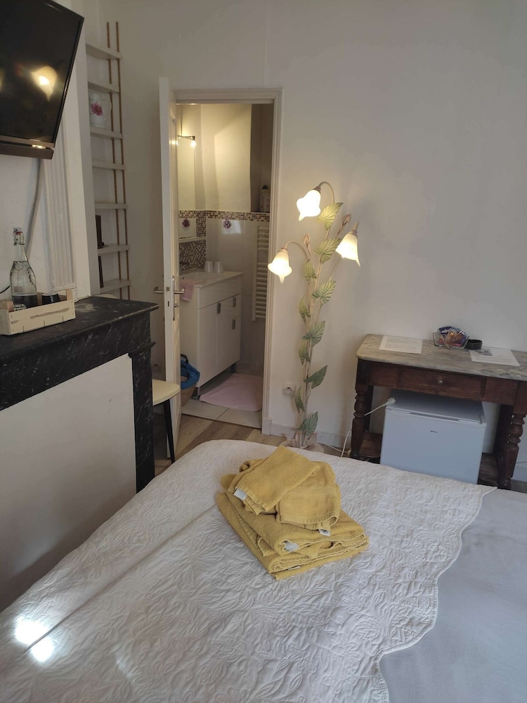 Comfort Single Room, Ensuite, City View (Chambre double Marine)
