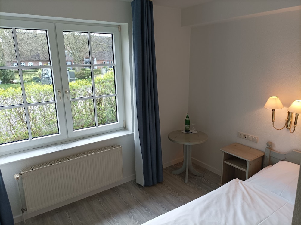 Basic Single Room photo 1