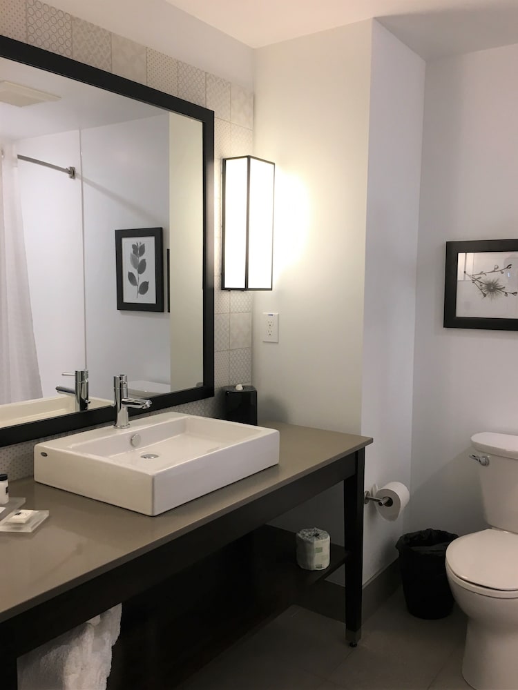 Premium Room, 2 Queen Beds, Non Smoking photo 2