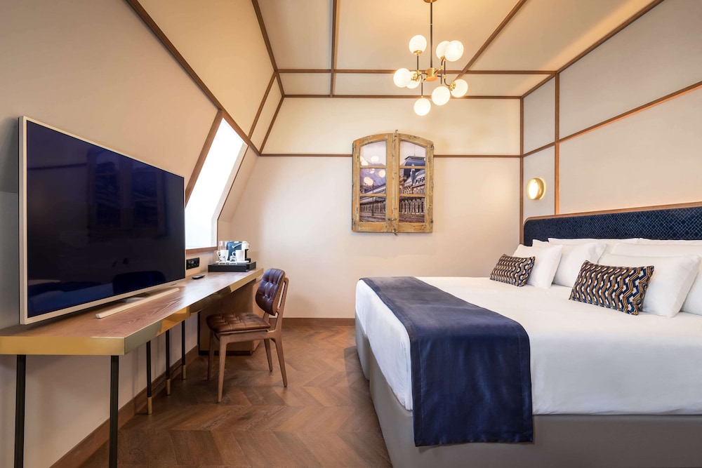 Deluxe Room - Photo 1