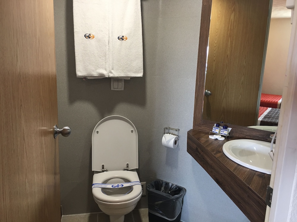 Standard Room - Photo 10