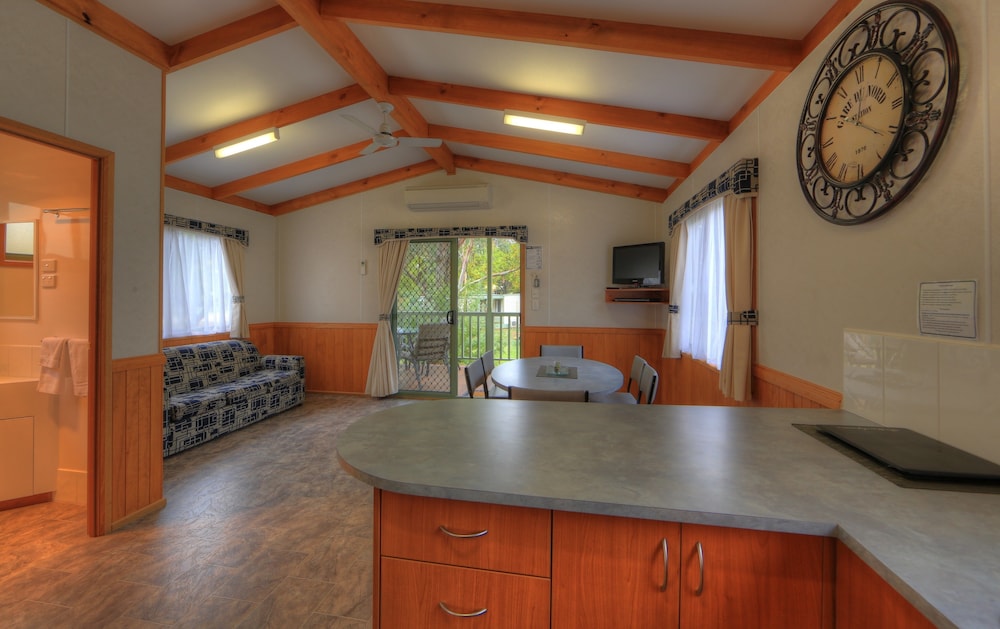 Parkview Villa, 2 bedroom (5 berth) No Pets allowed photo 3