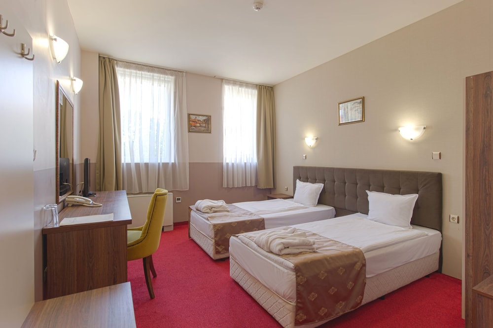 Standard Double Room, 2 Twin Beds, City View photo 1