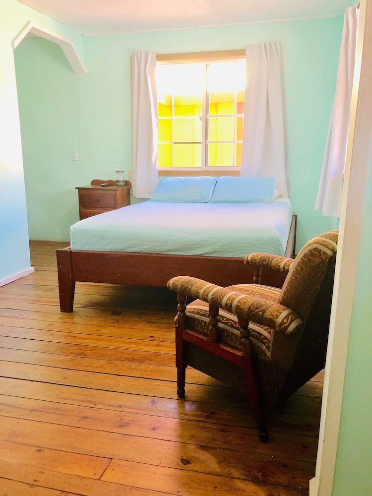 Comfort Cabin, 1 Queen Bed, Kitchen, Partial Sea View photo 2