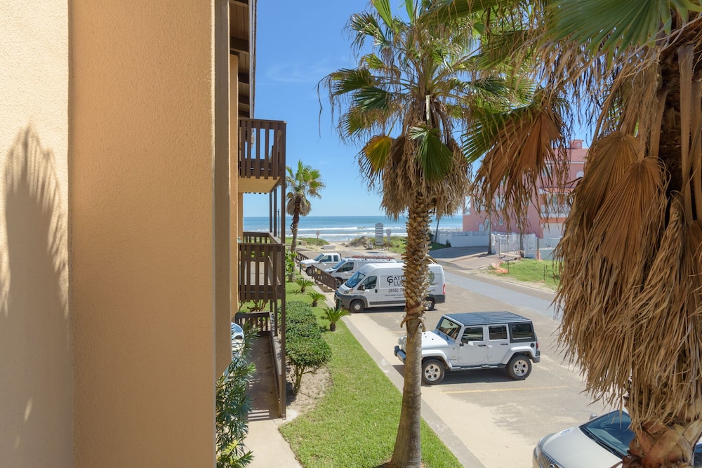 Superior Condo, 1 Bedroom, Balcony, Partial Ocean View