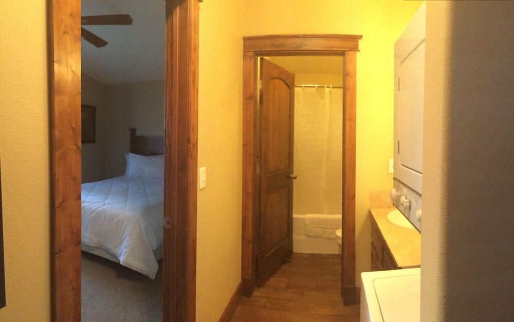Luxury Cabin, 1 Bedroom photo 3