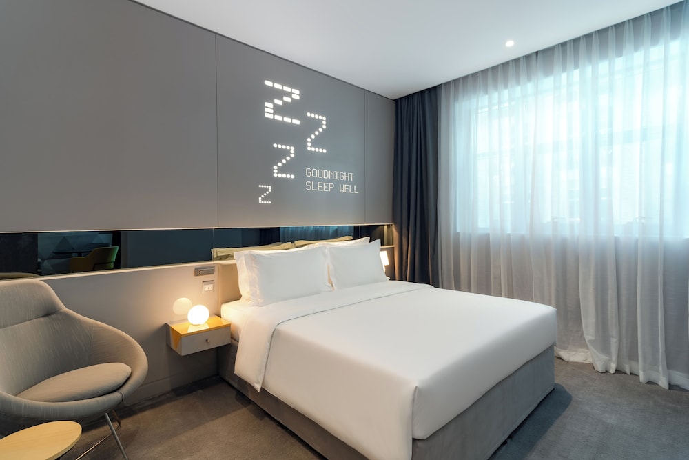 Deluxe Double Room, 1 King Bed (Urban)