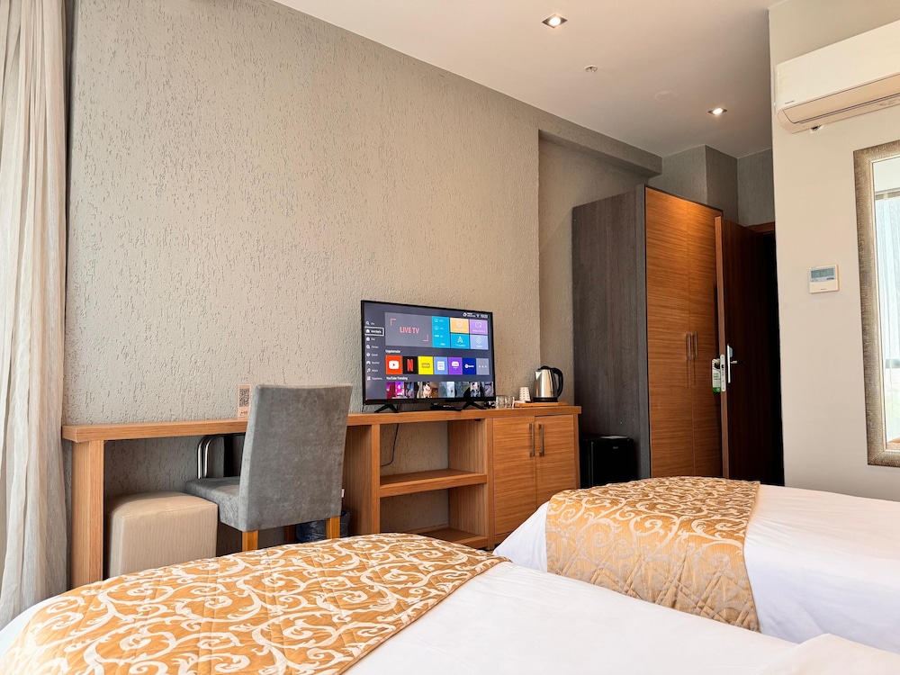Standard Twin Room - Photo 1