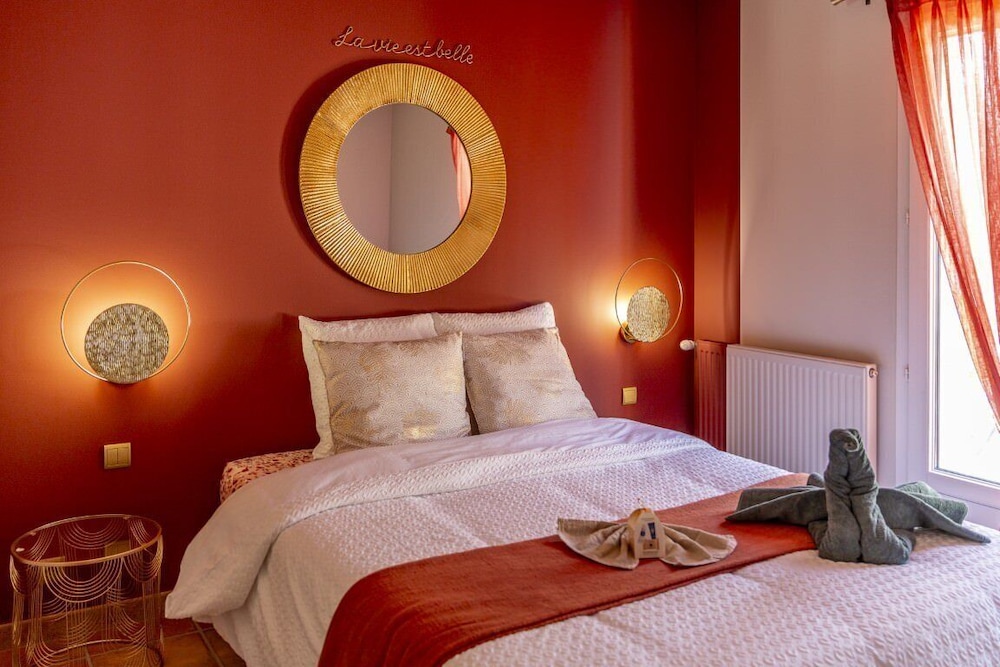 Premier Double Room, Private Bathroom, Pool View photo 1