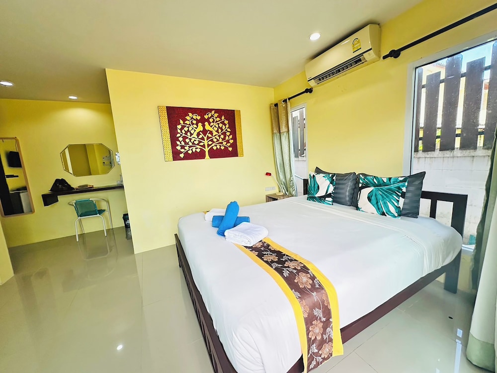 Deluxe Double Room, Pool View - Photo 5