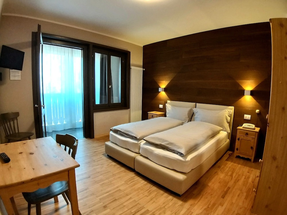 Superior Double or Twin Room, Lanai photo 1