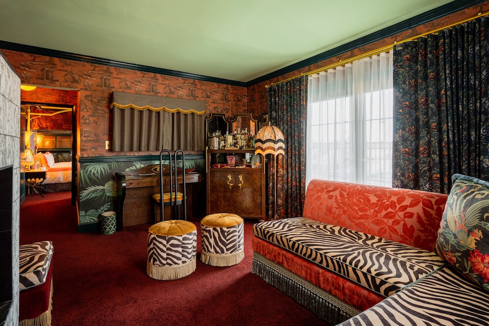 Suite, 2 Queen Beds, Patio
