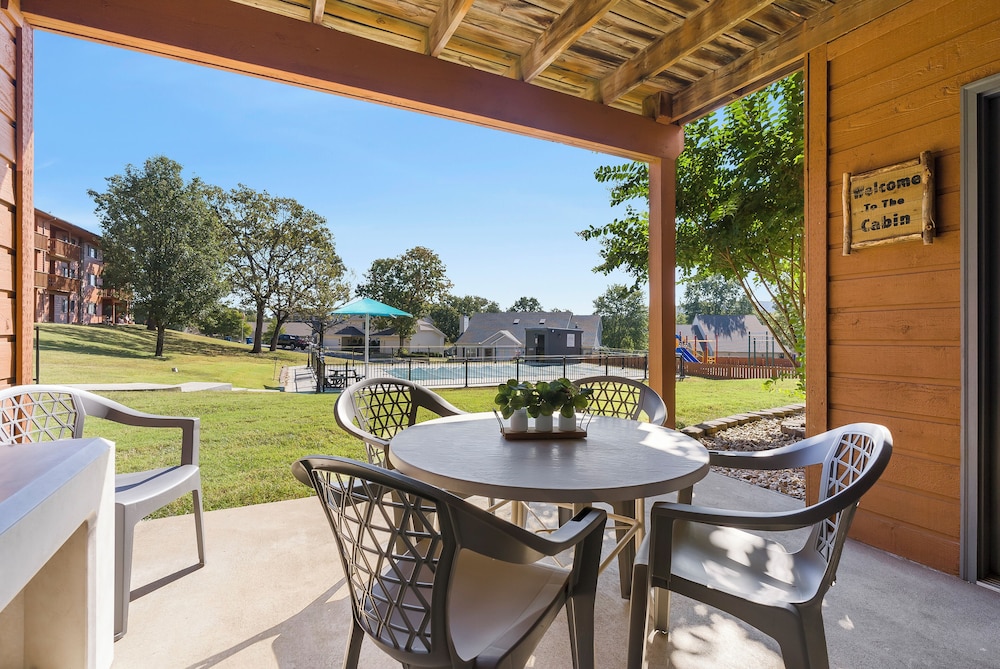 Condo, Multiple Beds, Kitchen, Pool View (Ozark Escape at the Pointe)