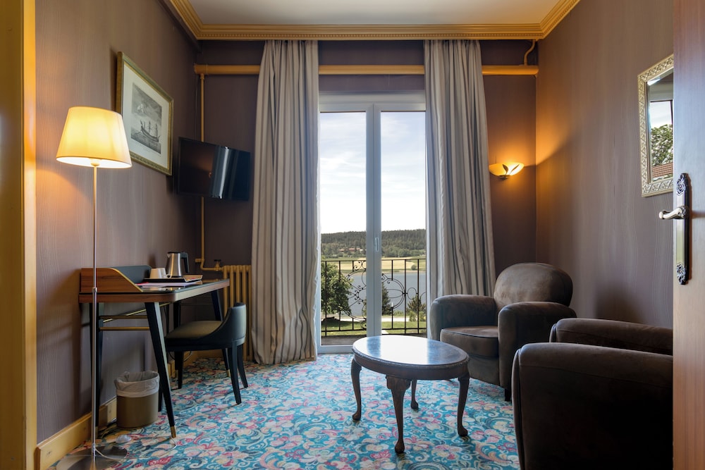Suite, Lake View photo 3